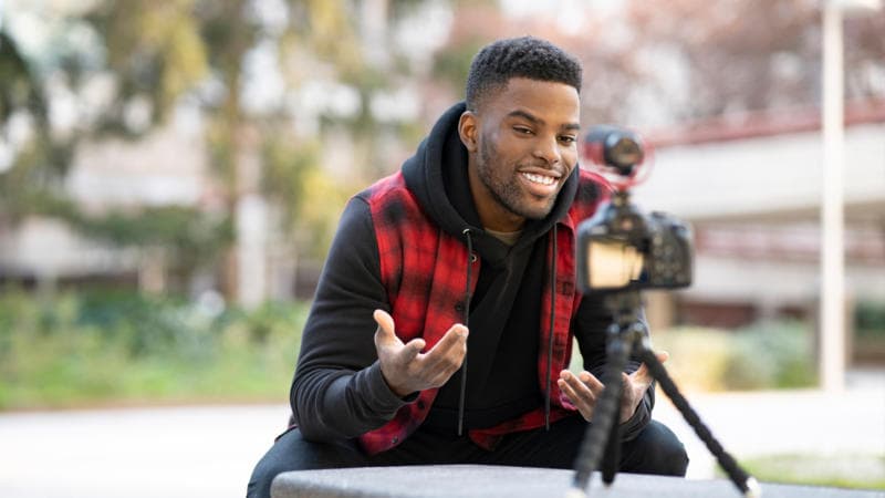 Instagram Launches Subscription Program For Creators To Get To The Bag This Year