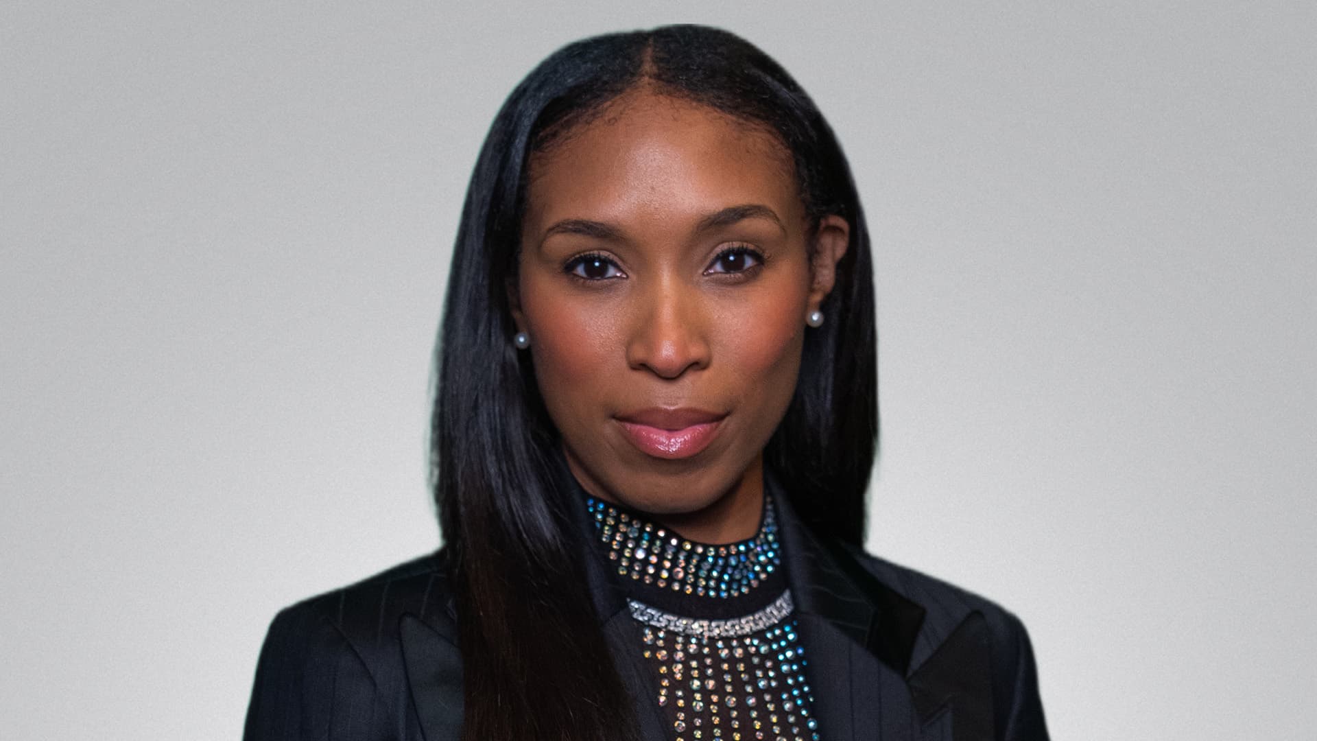 Mykel B. Davis Founded Muscle Up Mommy To Make Breastfeeding More Accessible, Helping Mothers Pump Hands-Free Anywhere At Anytime