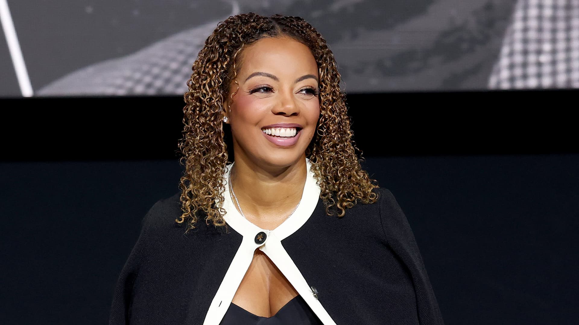 Mielle Organics, Led By Monique Rodriguez, Becomes The First Official Textured Hair Care Partner Of The NFL Mielle Organics, Led By Monique Rodriguez, Becomes The First Official Textured Hair Care Partner Of The NFL