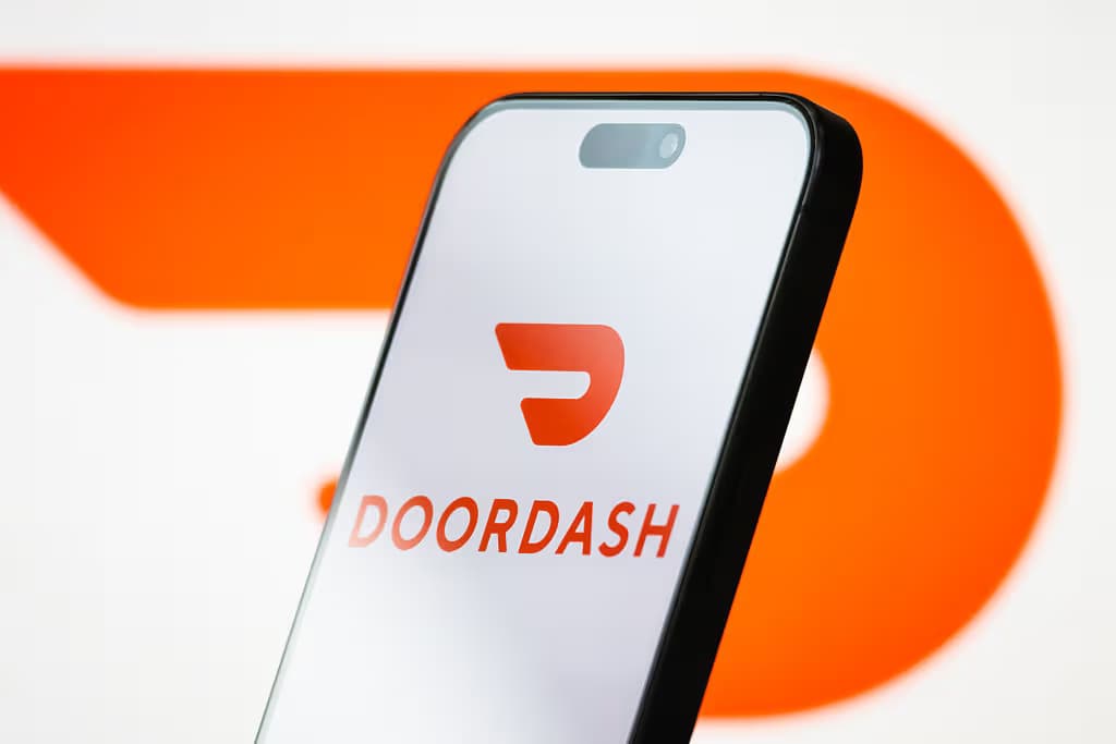 DoorDash Driver Banned After Allegedly Faking Delivery With AI-Generated Photo
